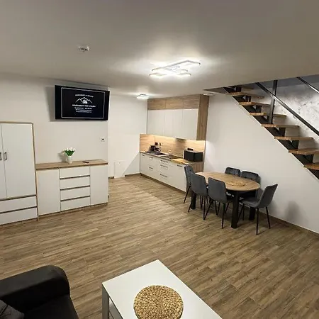 W Kotlinie * Лёндек-Здруй