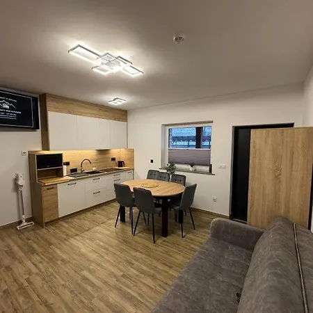 W Kotlinie Лёндек-Здруй