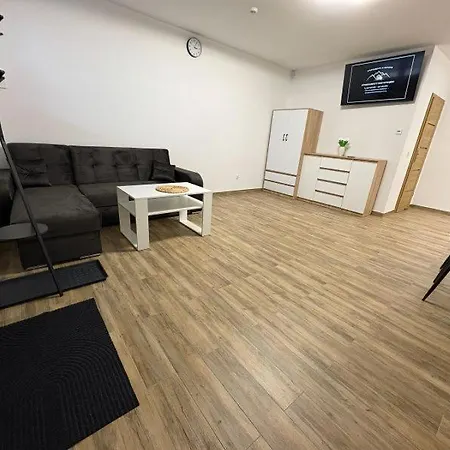 W Kotlinie * Лёндек-Здруй