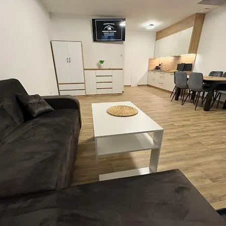 W Kotlinie Лёндек-Здруй